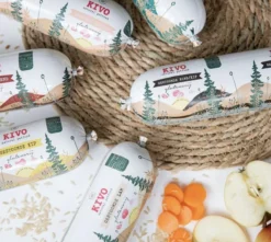 Kivo Petfood Houdbare Worsten INTRODUCTIEDOOS 6 X 600 Gram Smaken: Rund, Kip, Rund & Kip, Kip & Zalm, Eend En Lam - Zacht Gestoomd Vlees - Glutenvrij Geen Fratsen -Dog Supplies 1200x1072 1