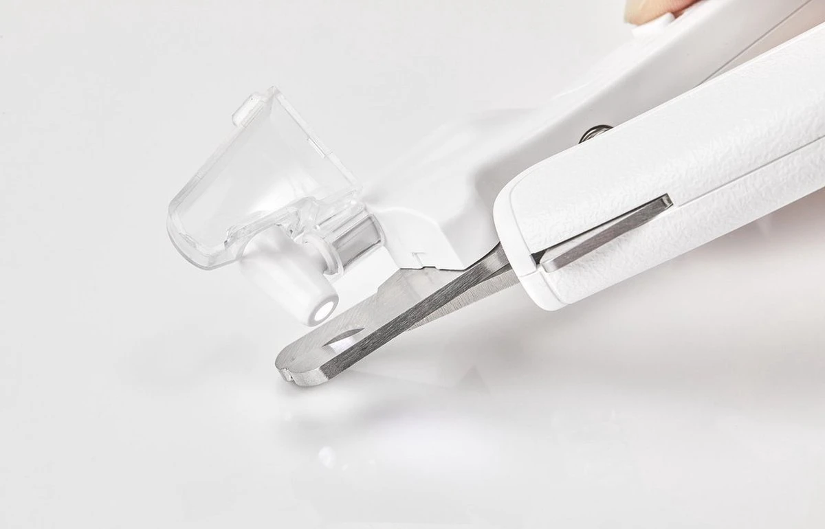 Professionele Oplaadbare LED Licht Nagelknipper, Hond, Kat, Knaagdier, Huisdieren | Dog, Cat, Nail Clipper LED Light, Rechargeable, USB Kabel | Nagelvijl - Nagelschaar Met Vijl, Opvang Van Nagels | Vergrootglas 5x | Extreem Veilig & 100% Effectief 4 Professionele Oplaadbare LED Licht Nagelknipper, Hond, Kat, Knaagdier, Huisdieren | Dog, Cat, Nail Clipper LED Light, Rechargeable, USB Kabel | Nagelvijl - Nagelschaar Met Vijl, Opvang Van Nagels | Vergrootglas 5x | Extreem Veilig & 100% Effectief - Afbeelding 4