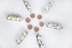 Kivo Petfood Houdbare Worsten INTRODUCTIEDOOS 6 X 600 Gram Smaken: Rund, Kip, Rund & Kip, Kip & Zalm, Eend En Lam - Zacht Gestoomd Vlees - Glutenvrij Geen Fratsen -Dog Supplies 1200x800 37